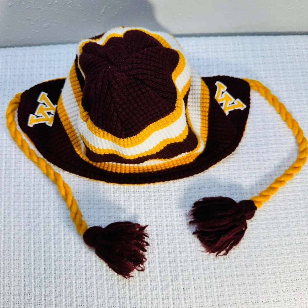 Top of the World Minnesota Gophers Kids Knit Hat with Tassels‎ and Poms - Sporty